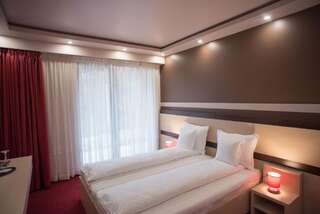 Отель Homorod Hotel Бэйле-Хомород Двухместный номер с 1 кроватью и собственной ванной комнатой-2