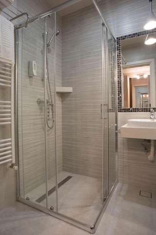 Отель Homorod Hotel Бэйле-Хомород Двухместный номер с 1 кроватью и собственной ванной комнатой-15